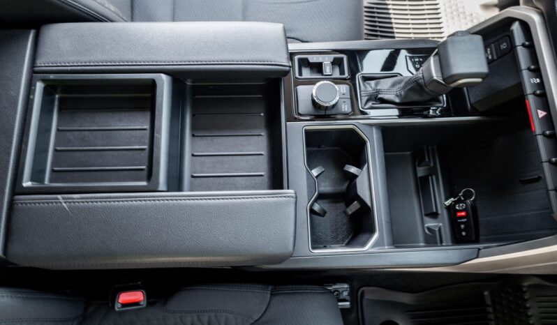 								2022 Toyota Tundra SR5 CrewMax 4×4 full									