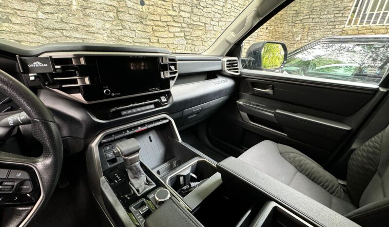 								2022 Toyota Tundra SR5 CrewMax 4×4 full									