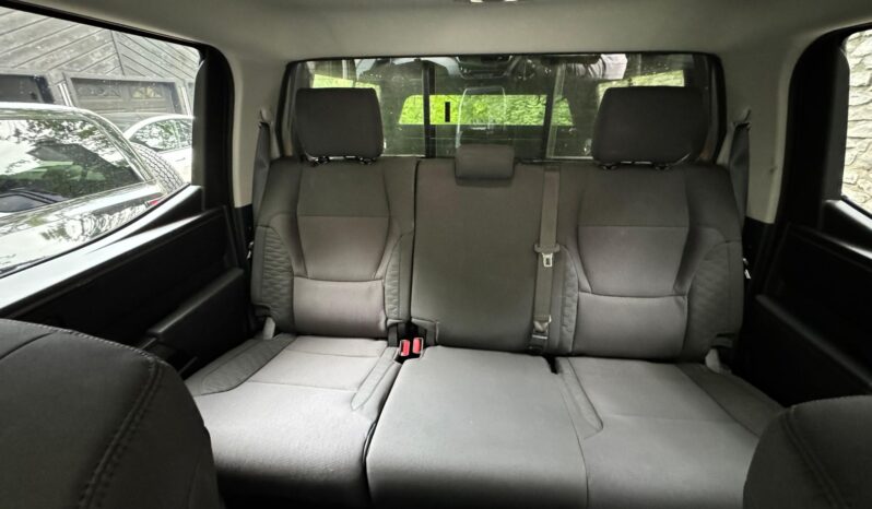 								2022 Toyota Tundra SR5 CrewMax 4×4 full									