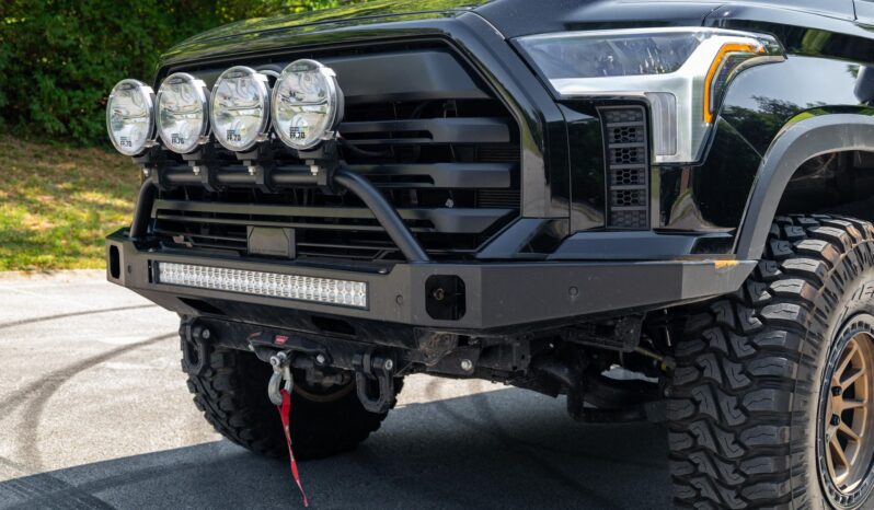 								2022 Toyota Tundra SR5 CrewMax 4×4 full									