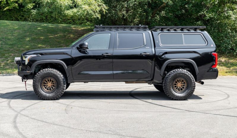 								2022 Toyota Tundra SR5 CrewMax 4×4 full									