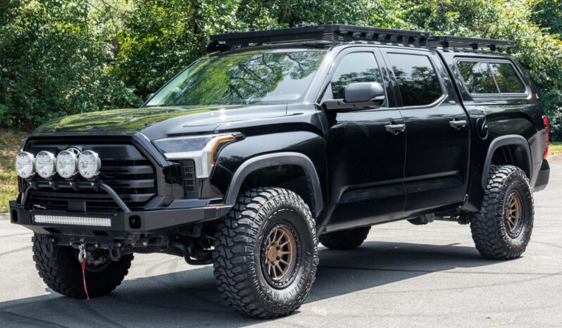 								2022 Toyota Tundra SR5 CrewMax 4×4 full									