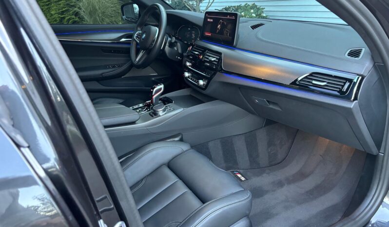 								2023 BMW M5 Competition Package full									