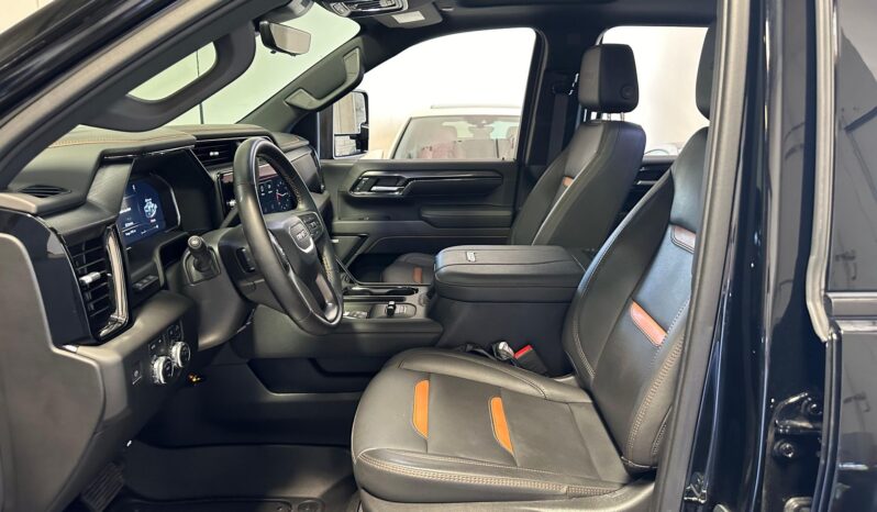 								2024 GMC Sierra 2500HD AT4 full									