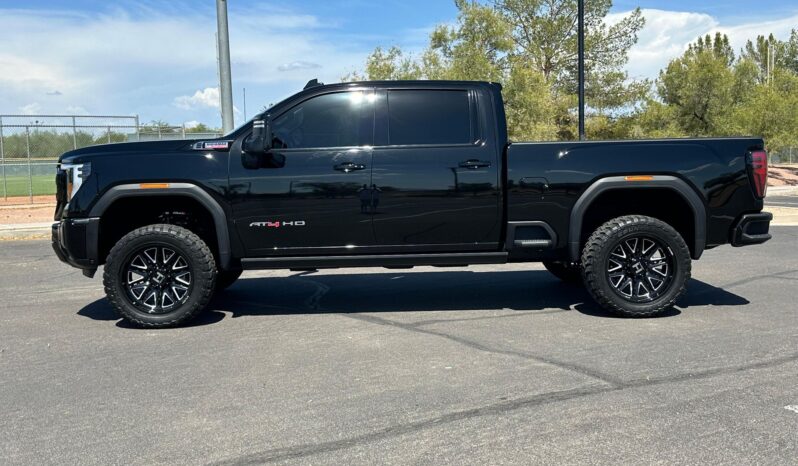 								2024 GMC Sierra 2500HD AT4 full									