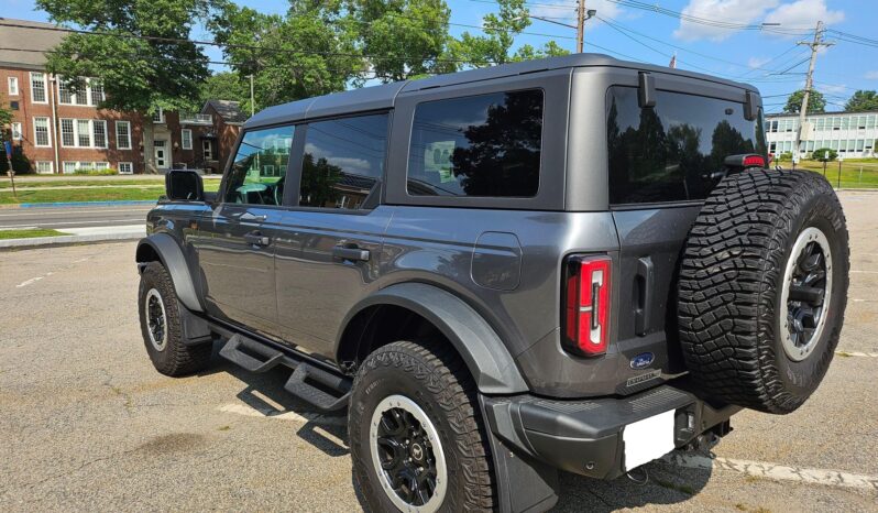 								2023 Ford Bronco Badlands full									