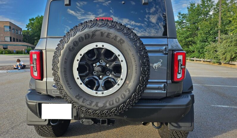 								2023 Ford Bronco Badlands full									