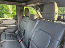 										2023 Ford Bronco Badlands full									