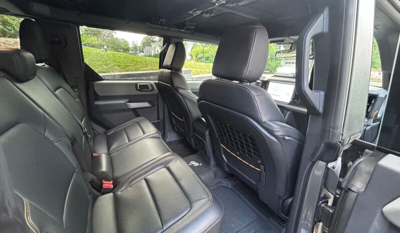 								2023 Ford Bronco Badlands full									