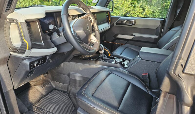 								2023 Ford Bronco Badlands full									