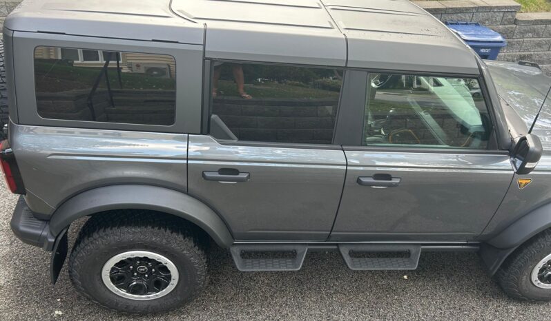 								2023 Ford Bronco Badlands full									