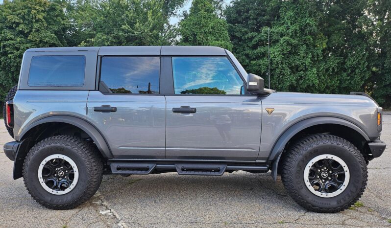 								2023 Ford Bronco Badlands full									