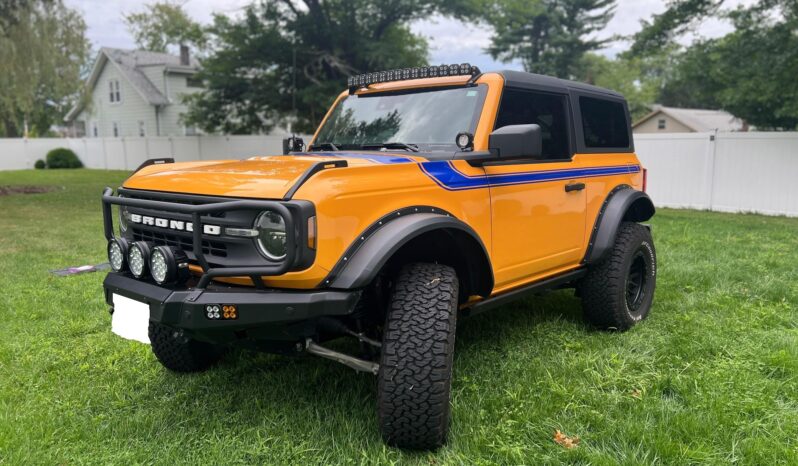 2022 Ford Bronco Black Diamond 1