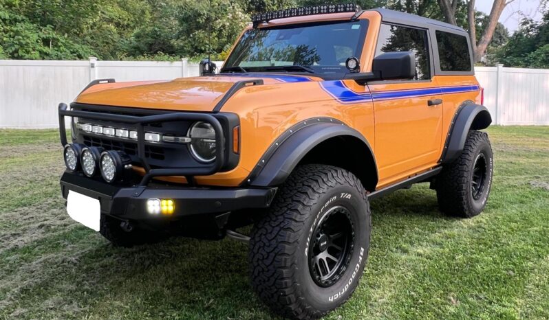								2022 Ford Bronco Black Diamond full									