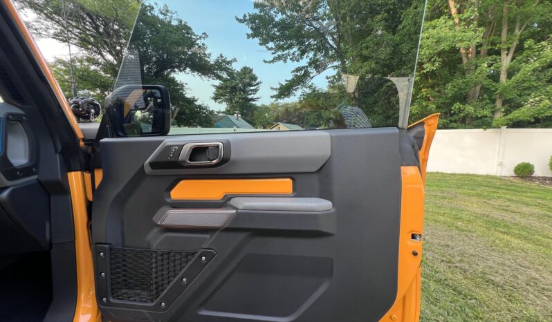 								2022 Ford Bronco Black Diamond full									