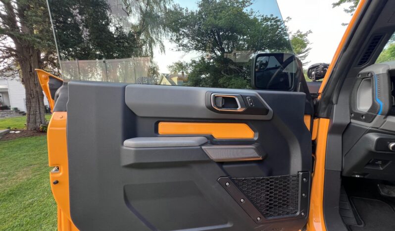 								2022 Ford Bronco Black Diamond full									