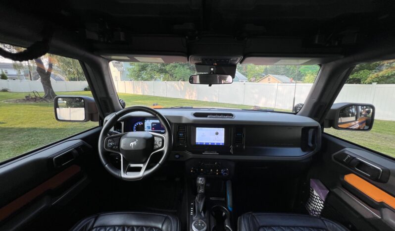 								2022 Ford Bronco Black Diamond full									