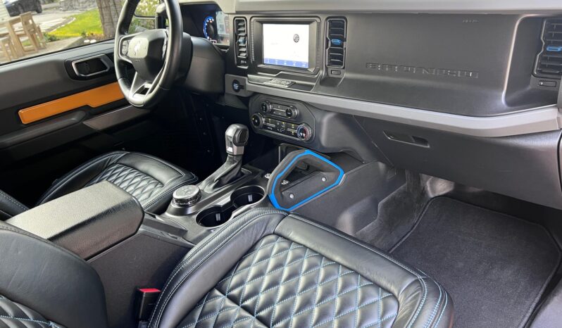 								2022 Ford Bronco Black Diamond full									