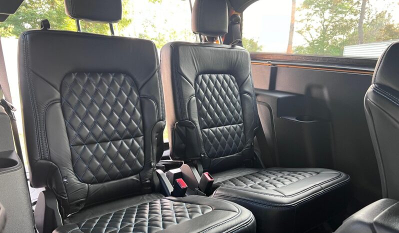 								2022 Ford Bronco Black Diamond full									