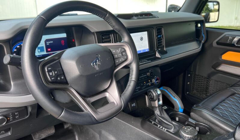 								2022 Ford Bronco Black Diamond full									
