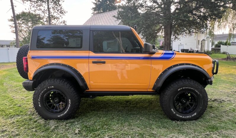 								2022 Ford Bronco Black Diamond full									