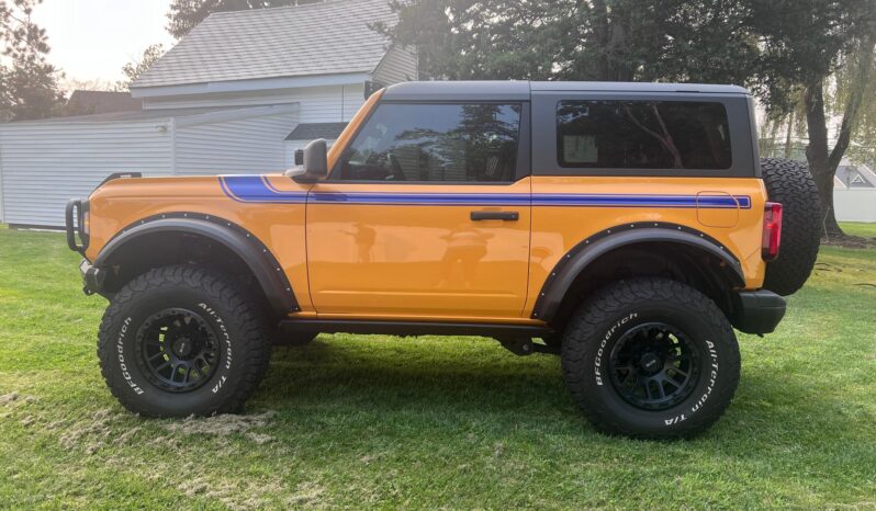 								2022 Ford Bronco Black Diamond full									