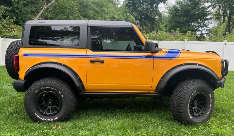 								2022 Ford Bronco Black Diamond full									