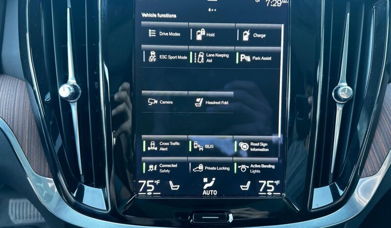 								2022 Volvo S60 Recharge T8 R-Design Expression full									