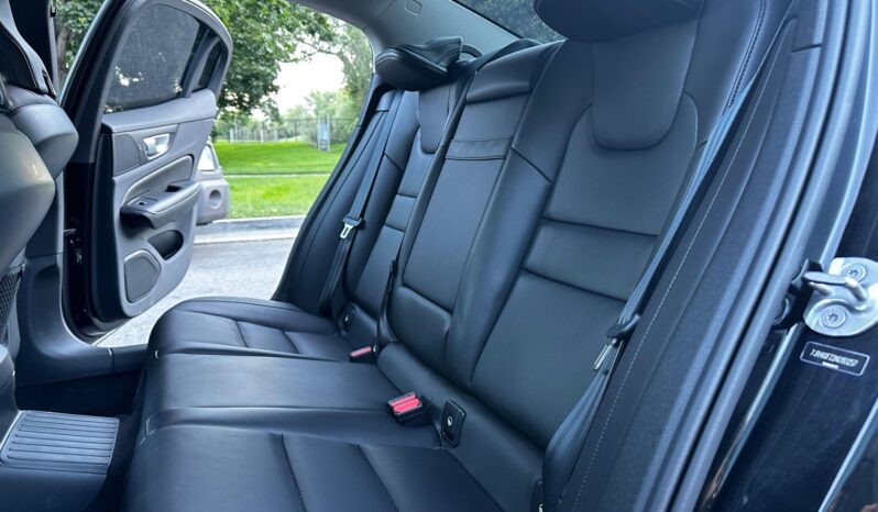 								2022 Volvo S60 Recharge T8 R-Design Expression full									