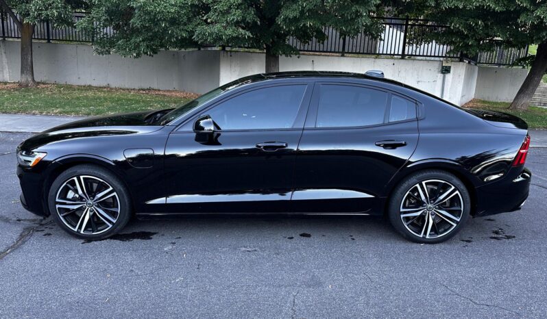 								2022 Volvo S60 Recharge T8 R-Design Expression full									