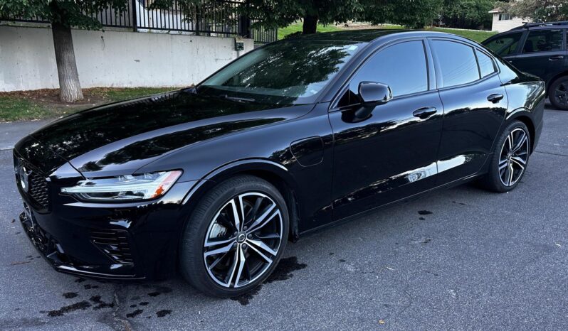 								2022 Volvo S60 Recharge T8 R-Design Expression full									
