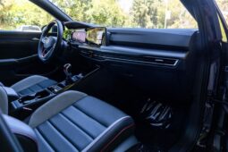 										2023 Volkswagen GTI Autobahn full									