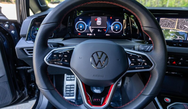 								2023 Volkswagen GTI Autobahn full									
