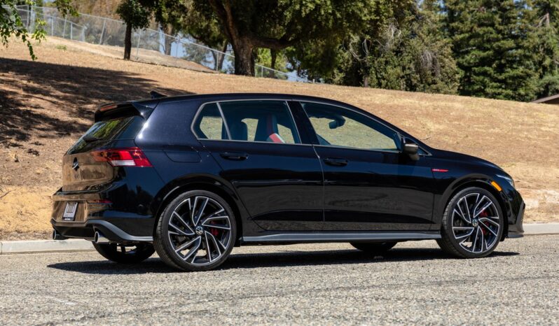 								2023 Volkswagen GTI Autobahn full									