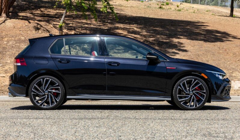 								2023 Volkswagen GTI Autobahn full									