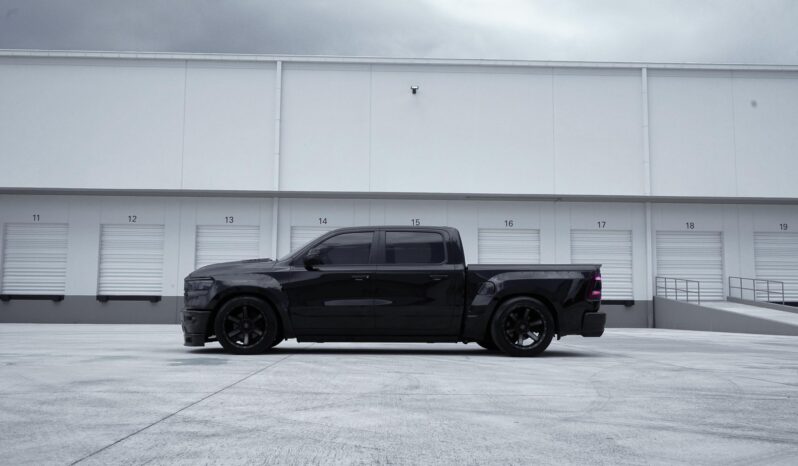								2023 Ram 1500 Laramie Night Edition 4×4 full									