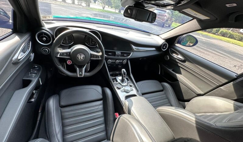 								2022 Alfa Romeo Giulia Quadrifoglio full									