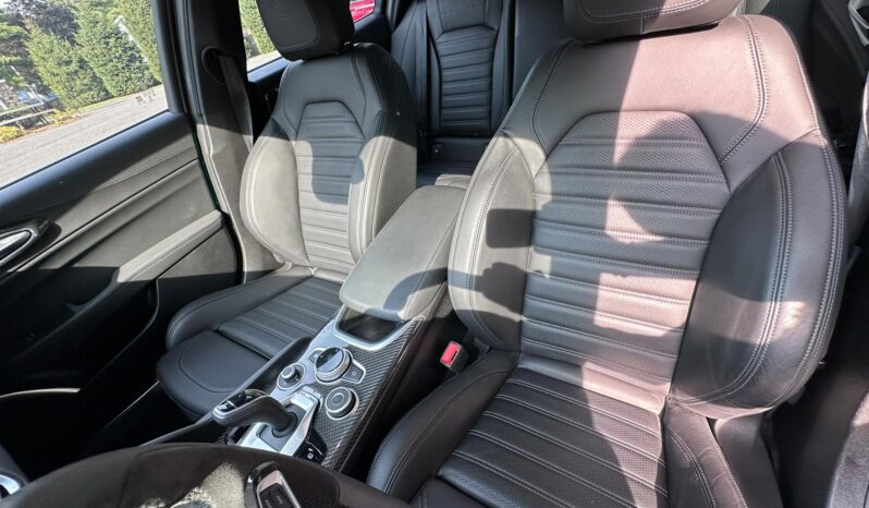 								2022 Alfa Romeo Giulia Quadrifoglio full									