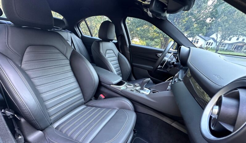 								2022 Alfa Romeo Giulia Quadrifoglio full									