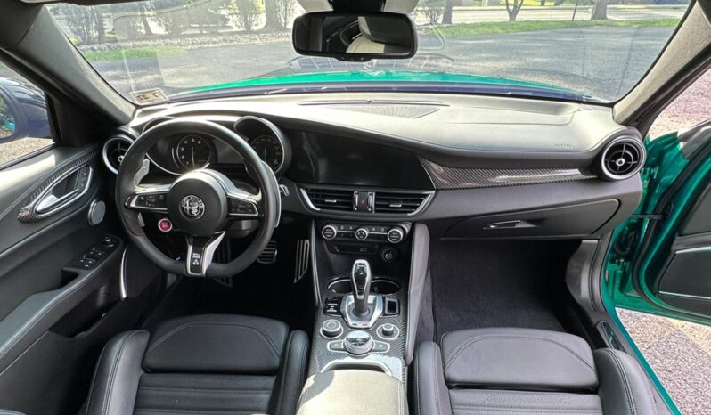 								2022 Alfa Romeo Giulia Quadrifoglio full									