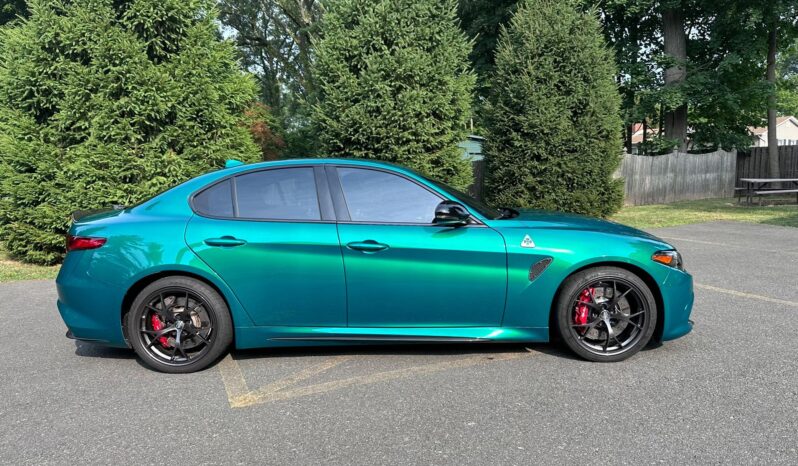 2022 Alfa Romeo Giulia Quadrifoglio 1