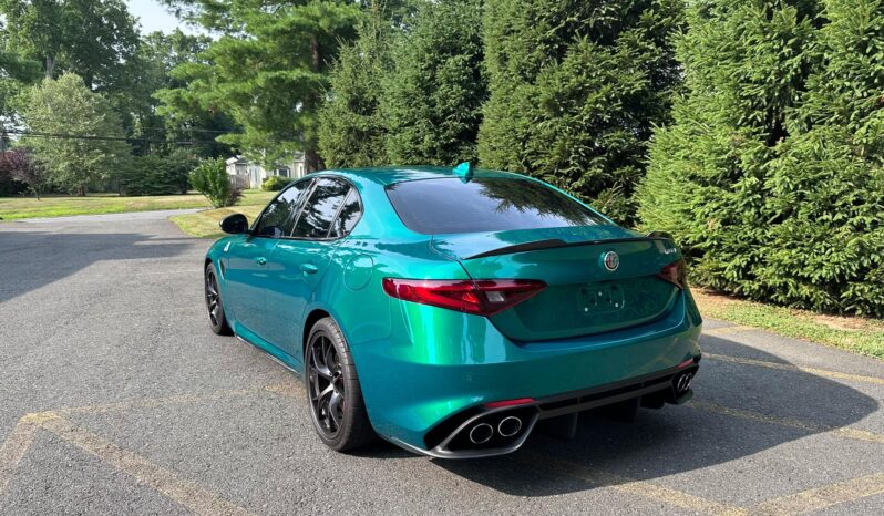 								2022 Alfa Romeo Giulia Quadrifoglio full									