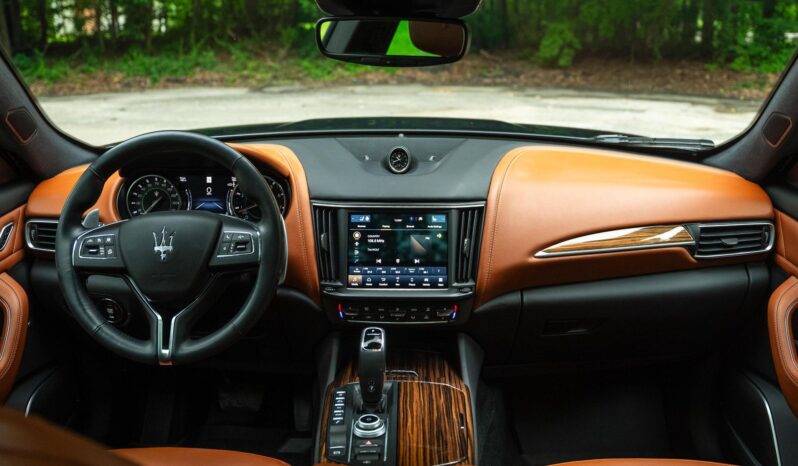 								2022 Maserati Levante Modena full									