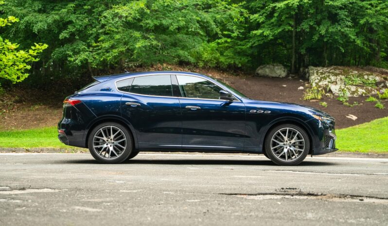 								2022 Maserati Levante Modena full									