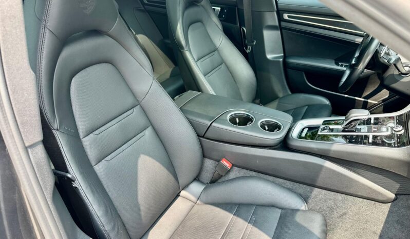 								2023 Porsche Panamera 4 Platinum Edition full									