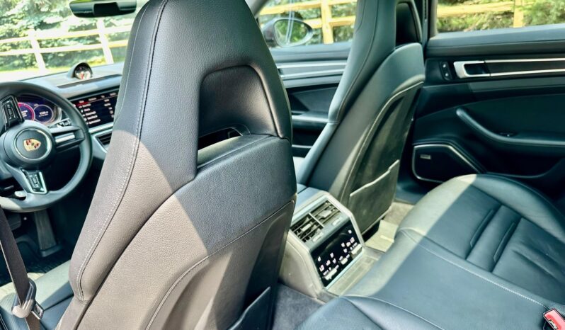 								2023 Porsche Panamera 4 Platinum Edition full									