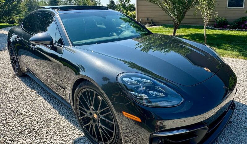 								2023 Porsche Panamera 4 Platinum Edition full									