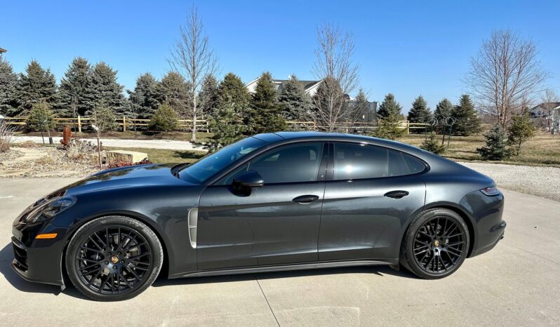 								2023 Porsche Panamera 4 Platinum Edition full									