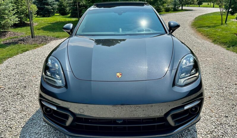 								2023 Porsche Panamera 4 Platinum Edition full									