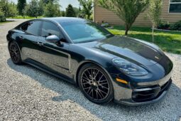 2023 Porsche Panamera 4 Platinum Edition full